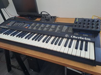 Oberheim-MATRIX-6 + 1016R synth controller